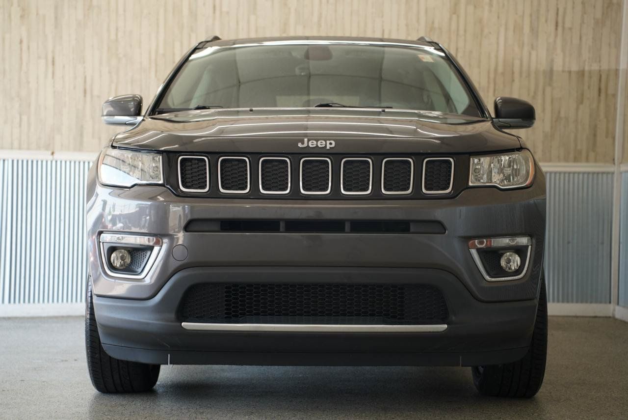 Used 2018 Jeep Compass Limited w/ Navigation Group AWD/4WD image 3