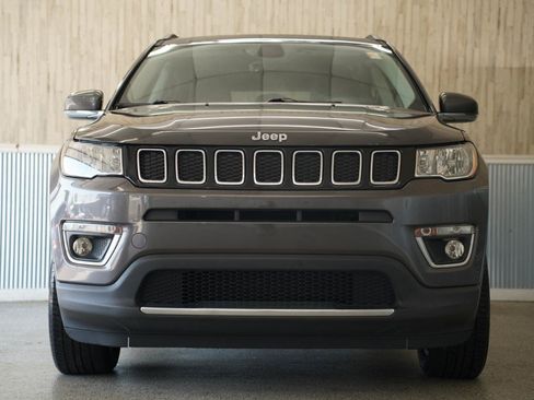 Used 2018 Jeep Compass Limited w/ Navigation Group AWD/4WD image 3