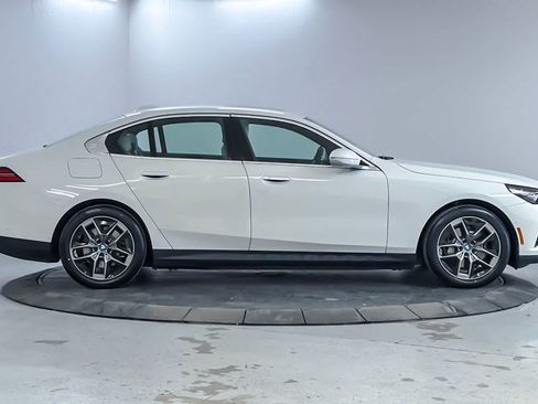 Used 2024 BMW i5 eDrive40i RWD image 8