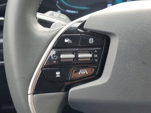 Used 2023 Kia Niro EX FWD image 22