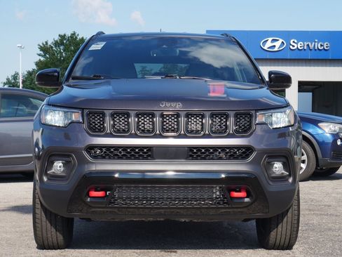 Used 2024 Jeep Compass Trailhawk AWD/4WD image 5