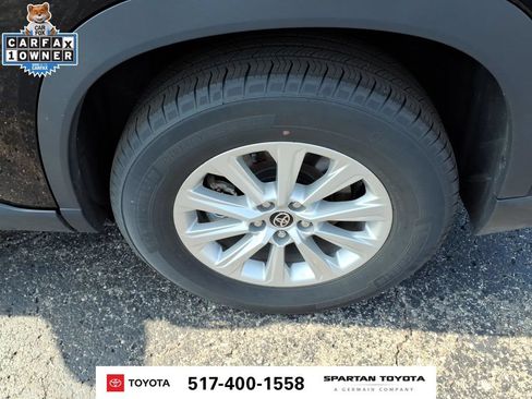 Used 2025 Toyota Grand Highlander AWD image 11