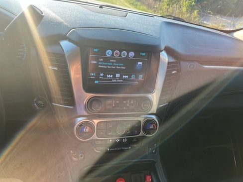 Used 2018 Chevrolet Suburban Premier w/ RST Edition AWD/4WD image 8
