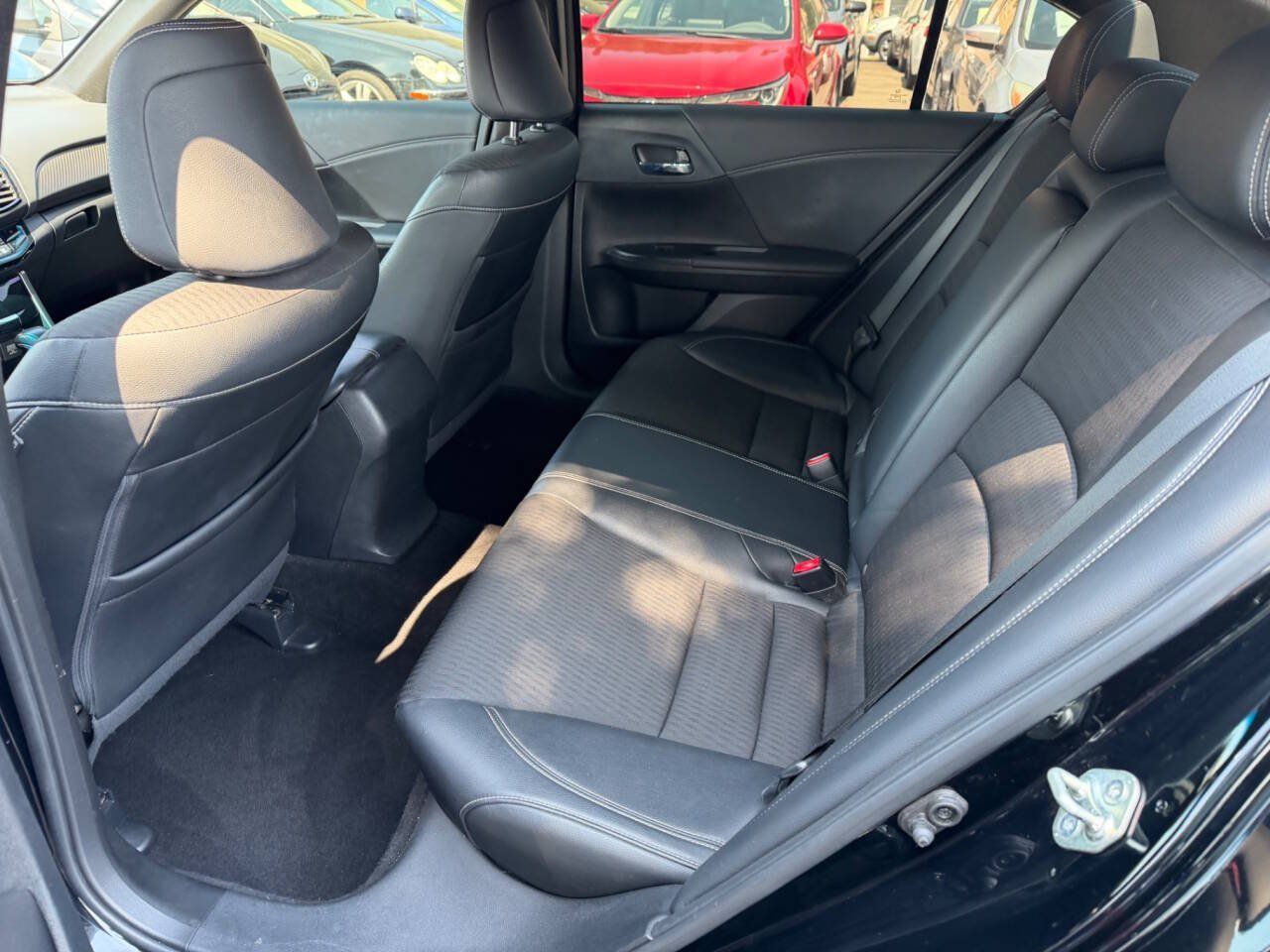 Used 2017 Honda Accord Sport image 9