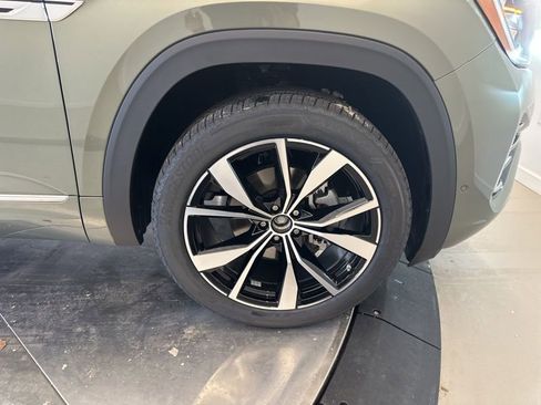 New 2026 Volkswagen Atlas Cross Sport SEL Premium R-Line AWD/4WD image 29