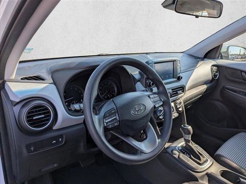 Used 2021 Hyundai Kona SE w/ Cargo Package image 12