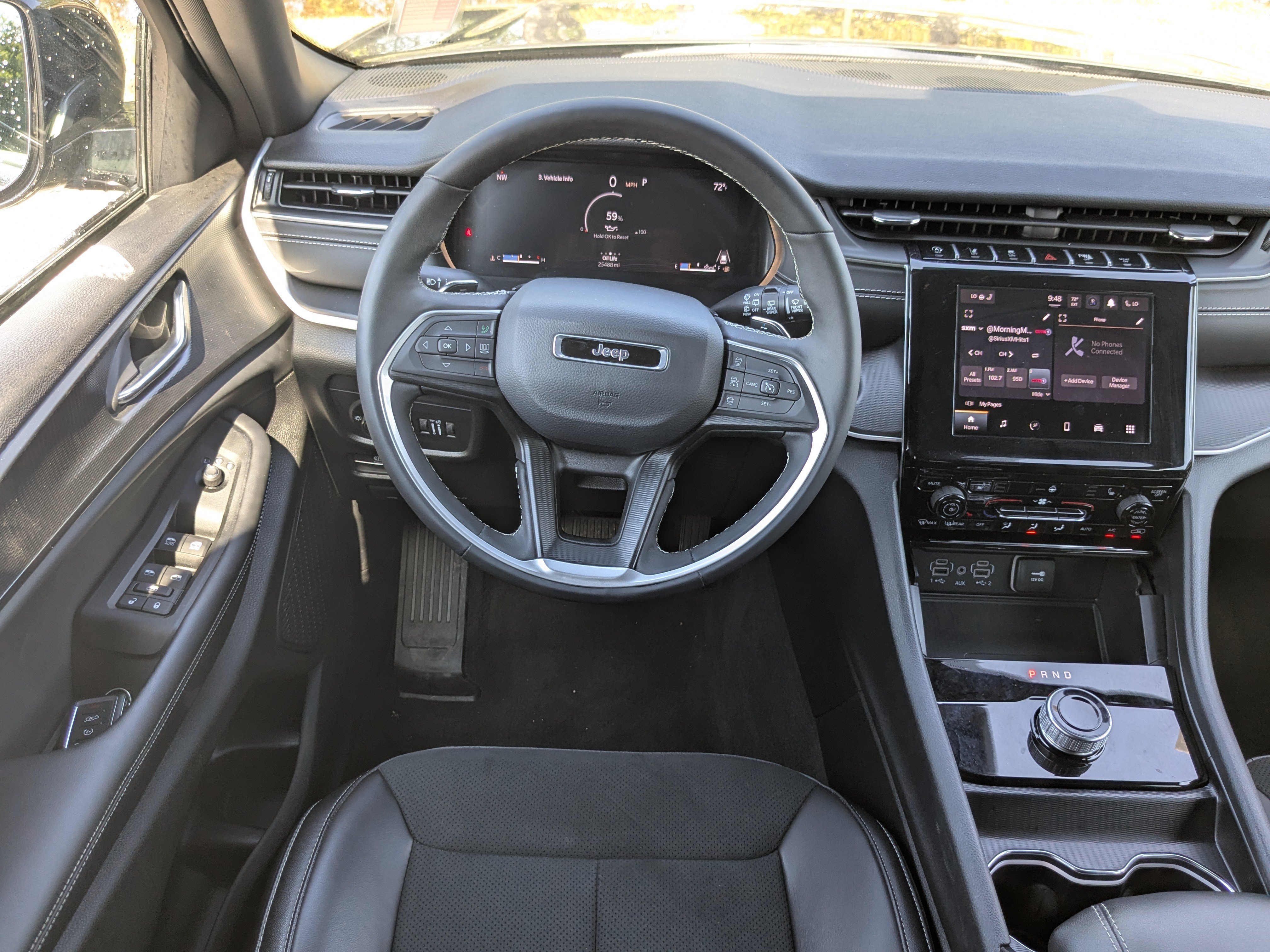 Used 2025 Jeep Grand Cherokee Altitude AWD/4WD image 18