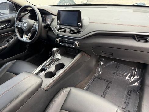 Used 2022 Nissan Altima 2.5 SR FWD image 17