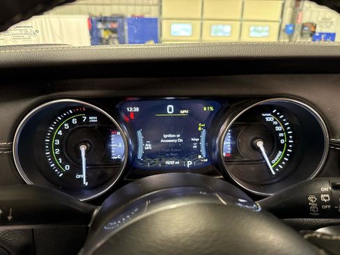 Used 2021 Jeep Wrangler Unlimited Sahara w/ Cold Weather Group AWD/4WD image 12