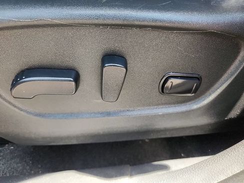Used 2018 Nissan Rogue SV AWD/4WD image 15