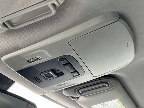 Used 2022 Toyota Camry XLE w/ Cold Weather Package FWD image 32