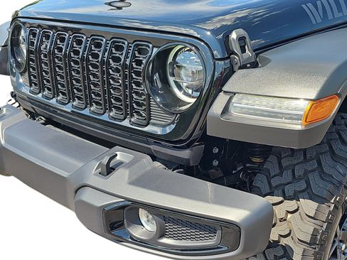 Used 2025 Jeep Wrangler Unlimited Sport AWD/4WD image 27