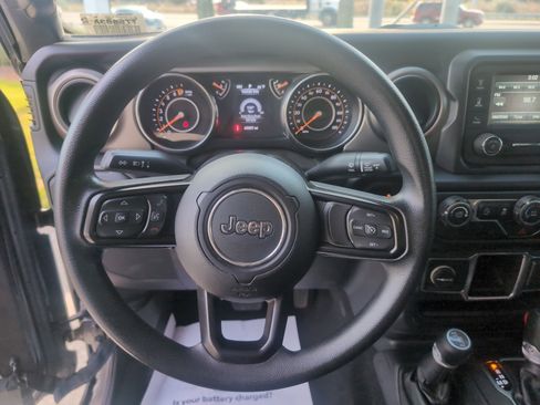 Used 2019 Jeep Wrangler Sport image 18