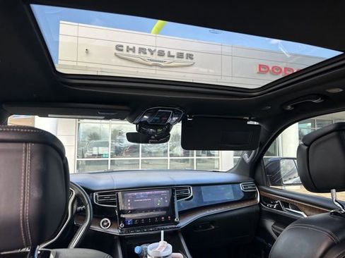 Used 2022 Jeep Grand Wagoneer Series I image 20