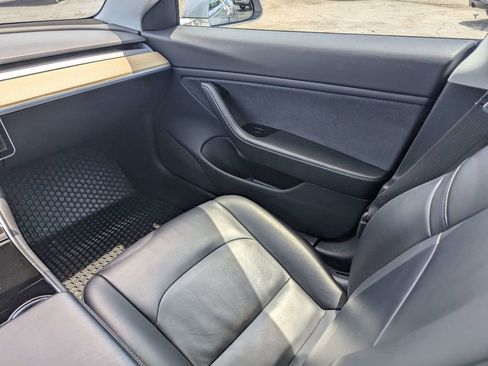 Used 2018 Tesla Model 3 Mid Range RWD image 15
