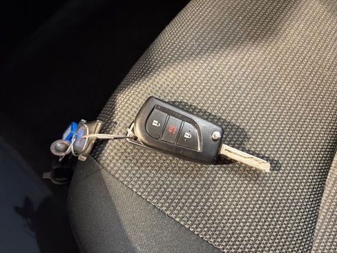 Used 2025 Toyota RAV4 LE image 22