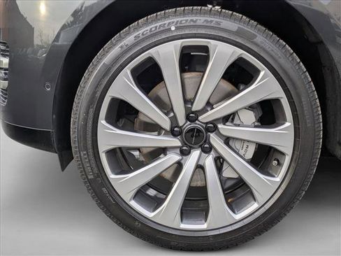 New 2026 Land Rover Range Rover SE image 10