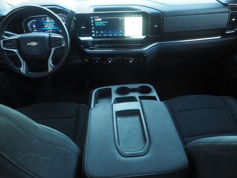 Used 2024 Chevrolet Silverado 2500 LT image 20
