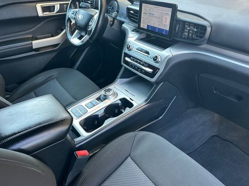 Certified 2022 Ford Explorer XLT image 16
