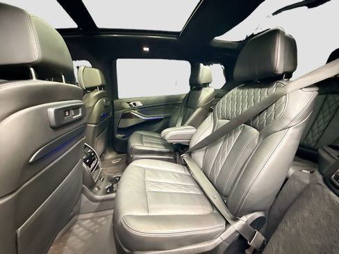 Used 2020 BMW X7 M50i w/ Dynamic Handling Package image 28