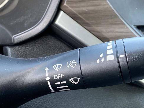 Used 2024 Nissan Altima 2.5 SV image 16