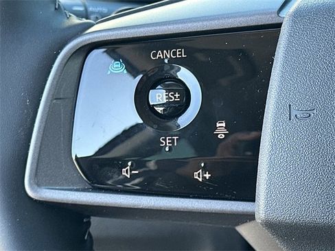 Used 2025 Nissan Murano SV image 11