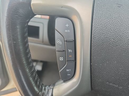 Used 2013 Chevrolet Tahoe LTZ RWD image 21