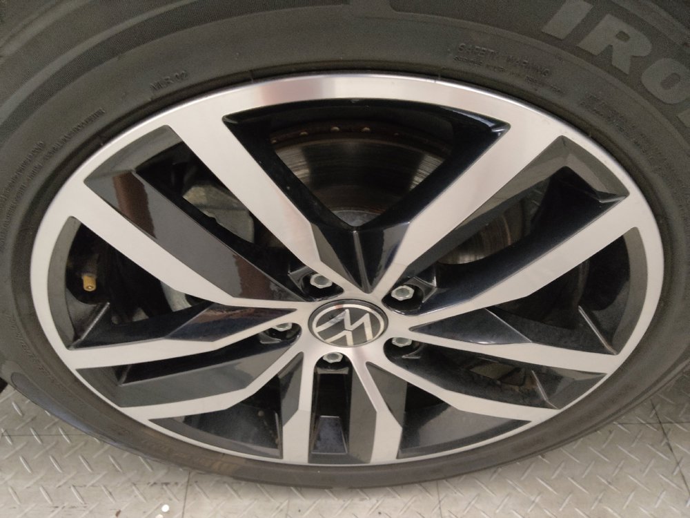 Used 2025 Volkswagen Jetta SE FWD image 31