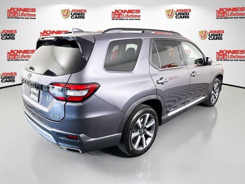 Used 2025 Honda Pilot Elite image 18