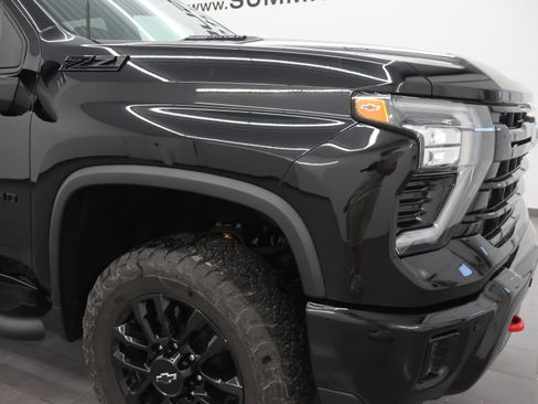 Used 2025 Chevrolet Silverado 2500 LT w/ Trail Boss Package AWD/4WD image 28