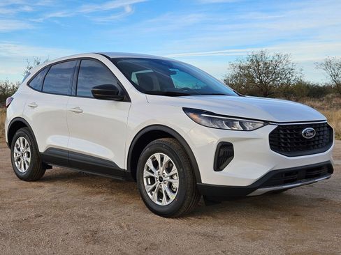New 2026 Ford Escape Active FWD image 3