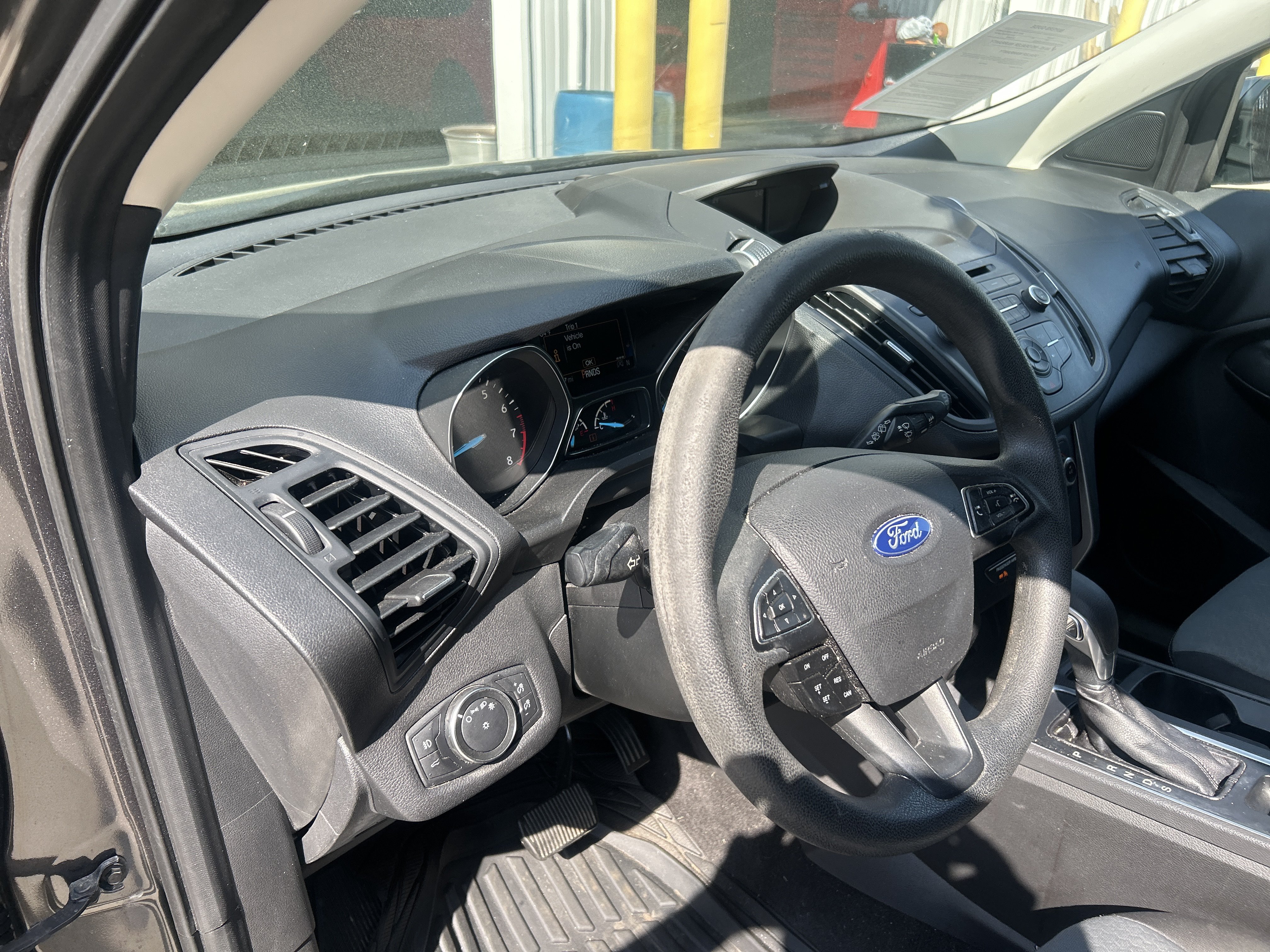 Used 2018 Ford Escape SE FWD image 17