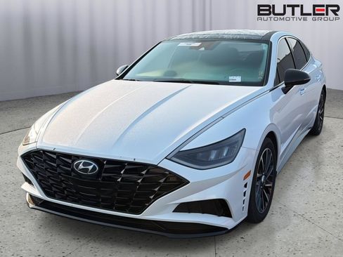 Used 2020 Hyundai Sonata SEL Plus w/ Tech Package FWD image 3