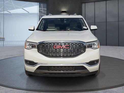 Certified 2018 GMC Acadia Denali w/ Technology Package AWD/4WD image 9