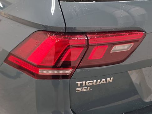 Used 2019 Volkswagen Tiguan SEL w/ 3rd Row Seat Package AWD/4WD image 32