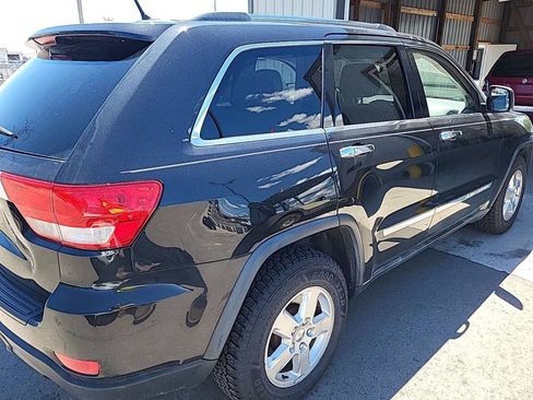 Used 2011 Jeep Grand Cherokee Laredo w/ Security & Convenience Group AWD/4WD image 4