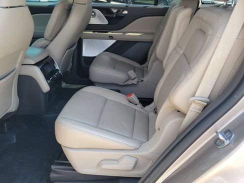 Used 2021 Lincoln Aviator Reserve w/ Equipment Group 202A AWD/4WD image 8
