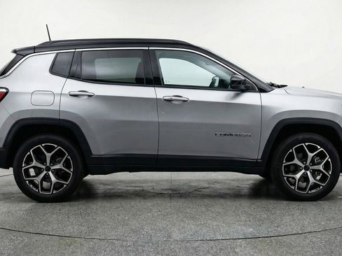 Used 2025 Jeep Compass Limited AWD/4WD image 11