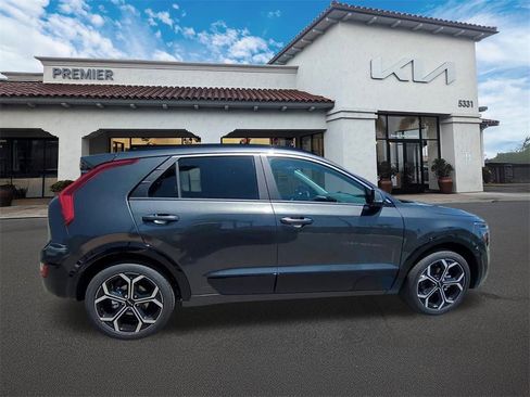 New 2025 Kia Niro SX Touring image 14