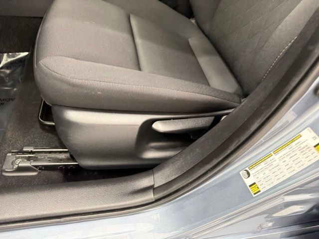 Used 2025 Toyota Corolla LE FWD image 12