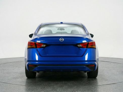 Used 2025 Nissan Altima 2.5 SV image 7