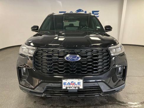 Used 2025 Ford Explorer ST-Line w/ ST-Line Street Pack AWD/4WD image 3