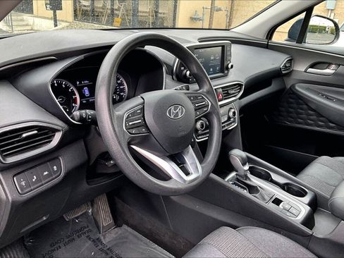 Used 2019 Hyundai Santa Fe SE image 9