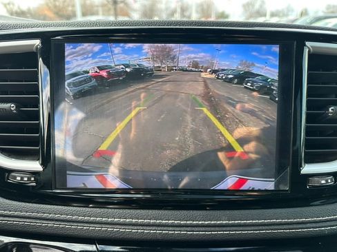 Used 2021 Chrysler Pacifica Touring-L w/ S Appearance Package image 27