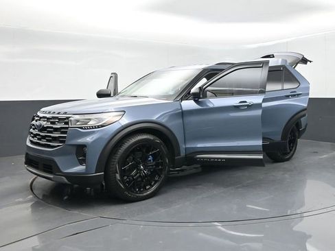 Certified 2025 Ford Explorer Active w/ Active Comfort Package RWD image 64