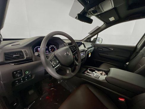New 2026 Honda Ridgeline Black Edition image 17