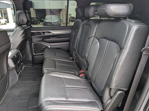 Used 2023 Jeep Wagoneer Series II RWD image 25