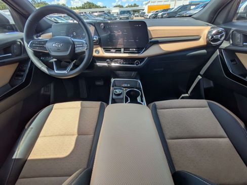 Used 2026 Chevrolet Equinox ACTIV FWD image 14