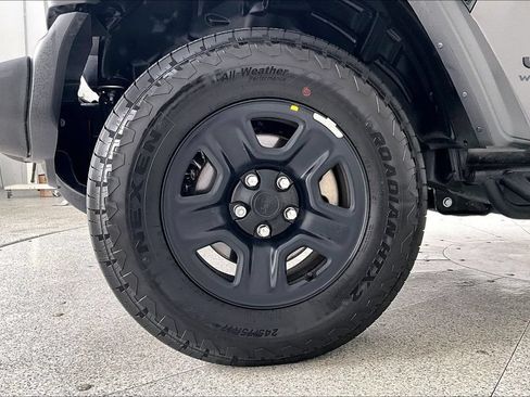 Used 2025 Jeep Wrangler Sport AWD/4WD image 10