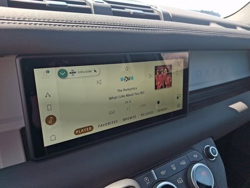 Used 2023 Land Rover Defender 110 SE image 18